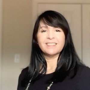 Meet your Posher, Lori